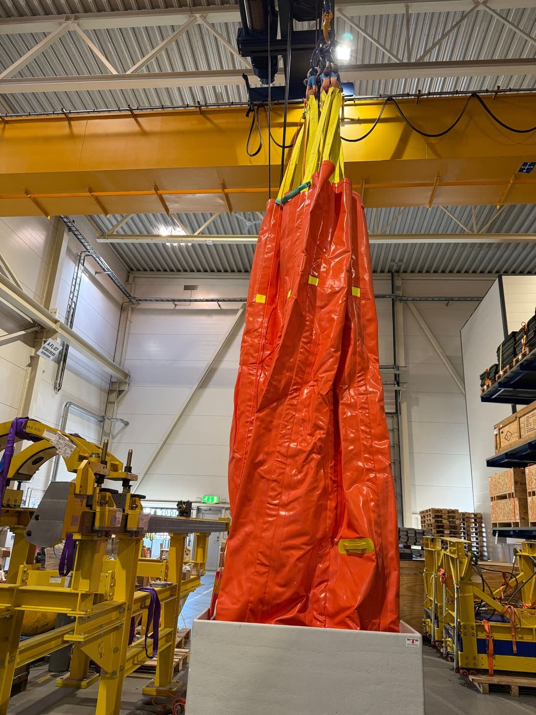 Løftetest med vannbag i hallen